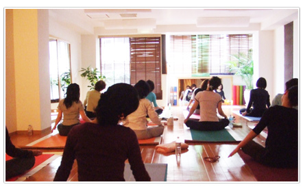 YOGA STUDIO 4Tree